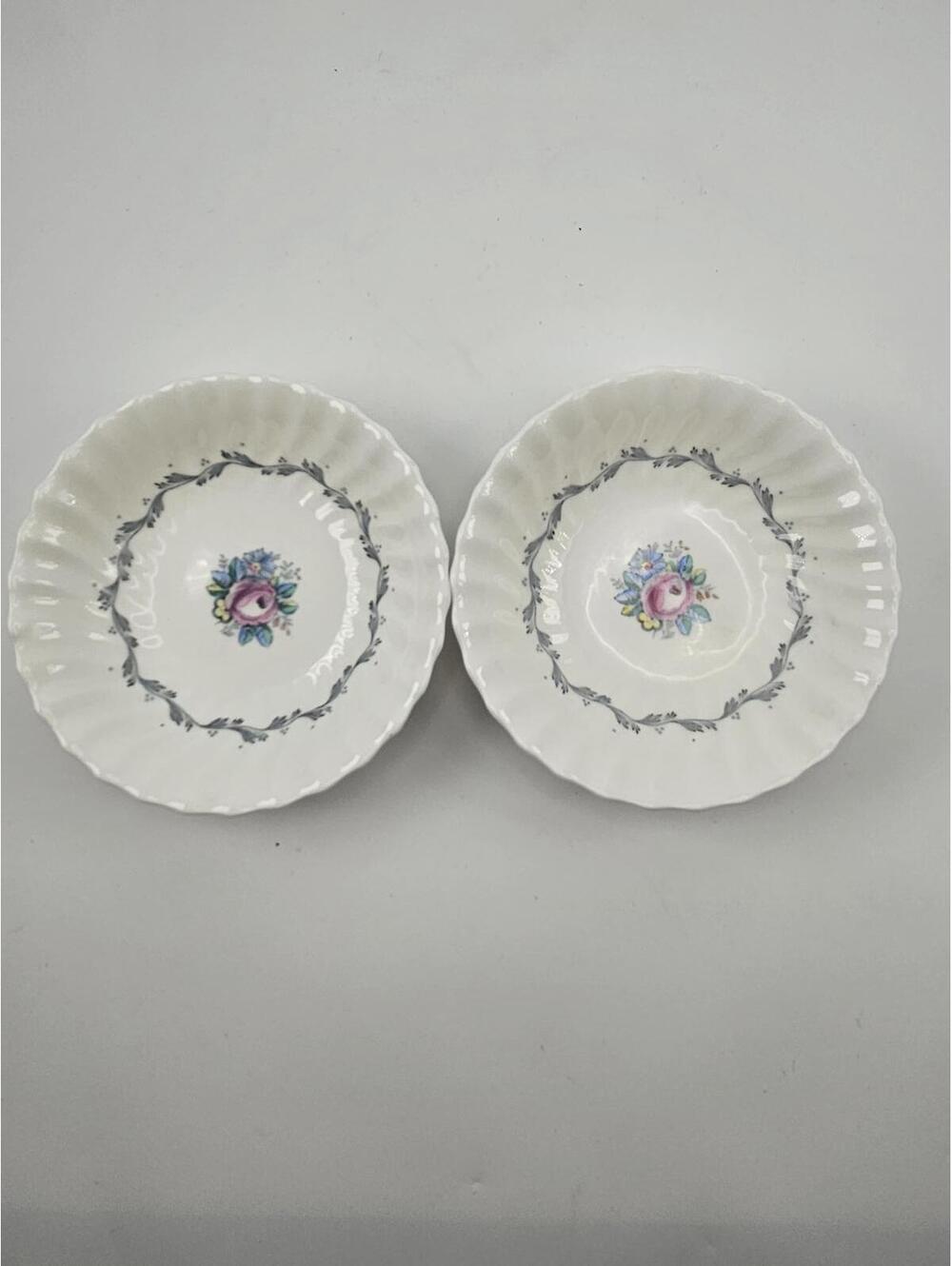 2 Royal Doulton Chelsea Rose H4801 Bone China 4.5" Berry Bowls English Cottage